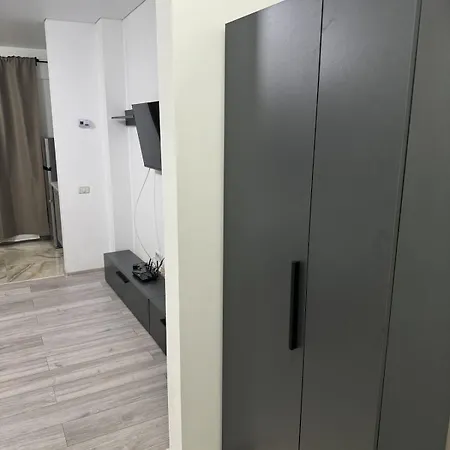 Pollux Militari Ap 81 * Бухарест