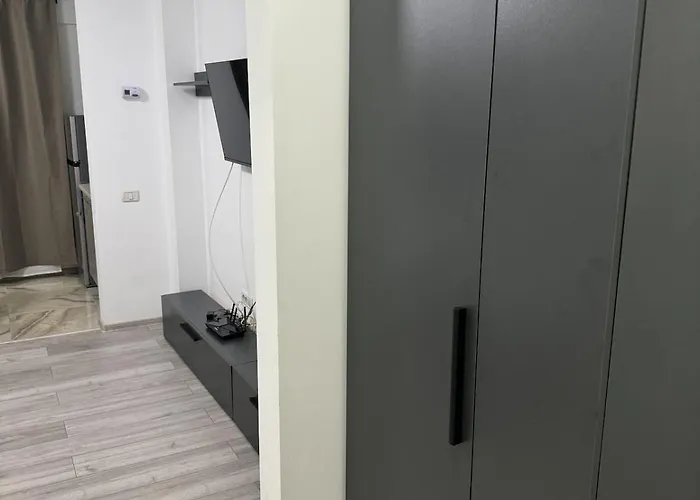 Pollux Militari Ap 81 * Bükreş